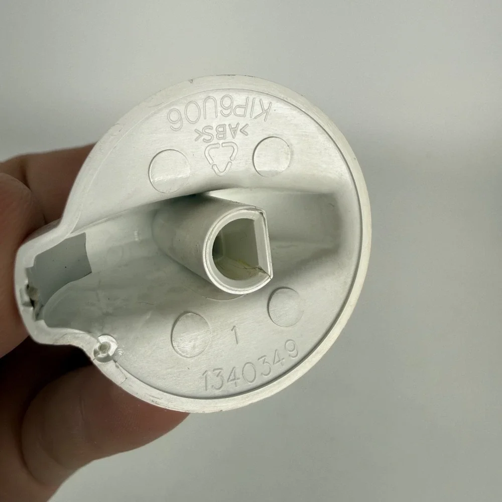 PAIR OF KNOBS Fits Frigidaire KIP5C19, 1340349‎ Knob, Rotary, White